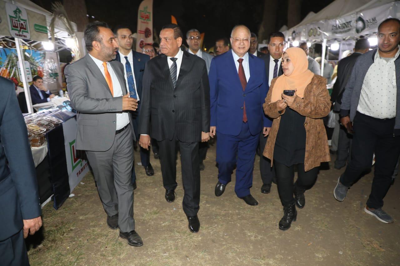     مهرجان القاهرة الدولي للتمور والسلع الرمضانية (4)