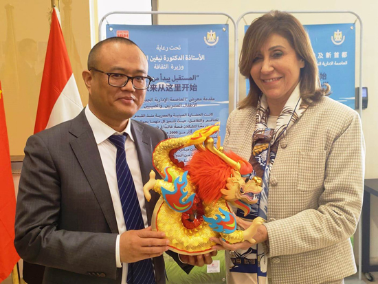 وزيرة الثقافة تفتتح معرض العاصمة الإدارية الجديدة في عيون أطفال مصر والصين (4)