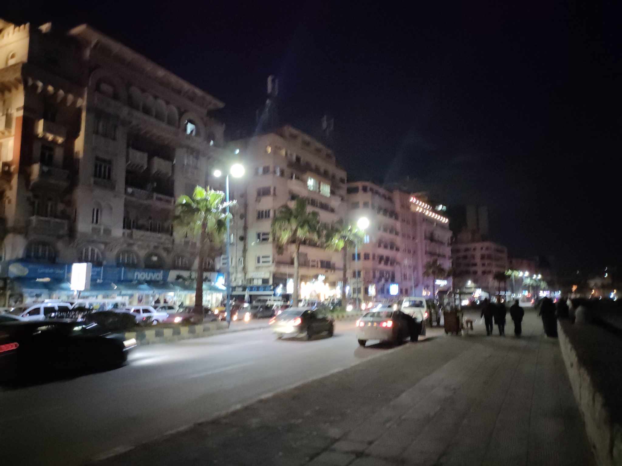 أجواء شتوية ليلا علي الإسكندرية