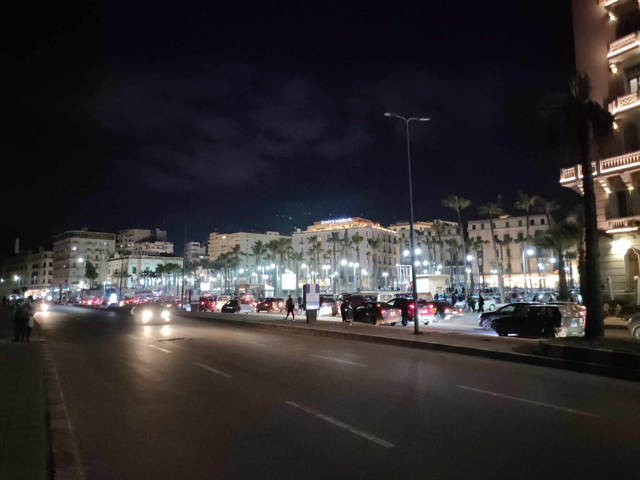 طقس مائل للبرودة ليلا في  الإسكندرية