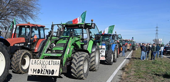 احتجاج المزارعين الإيطاليين في تورينو