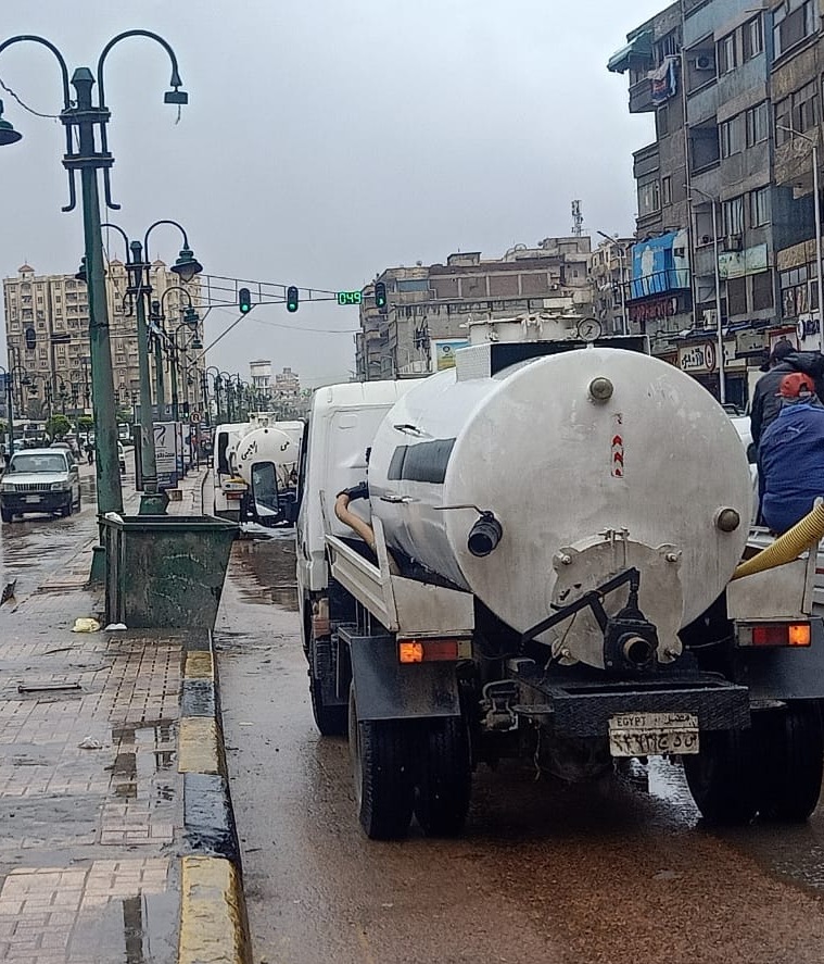 سيارات شفط مياه الأمطار