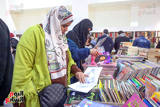 شراء الكتب من جناح سور الازبكية (1)