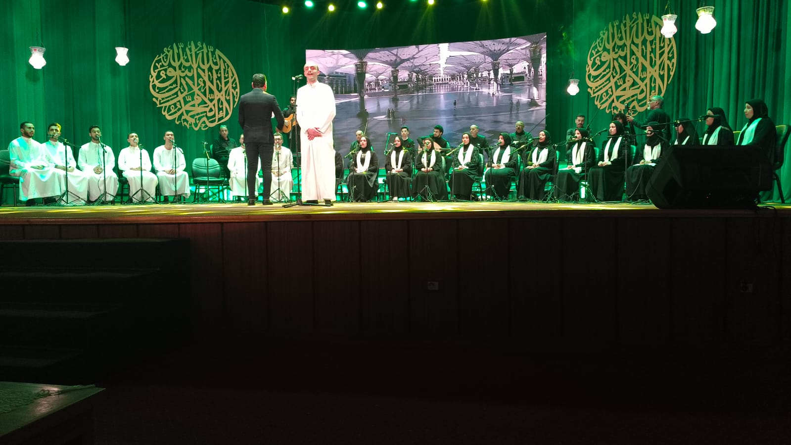 فرق الانشاد الديني تحتفل بذكرى الإسراء والمعراج في مسرح السامر بحضور تامر عبد المنعم (2)