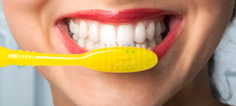 وصفات طبيعية لتبييض الأسنان