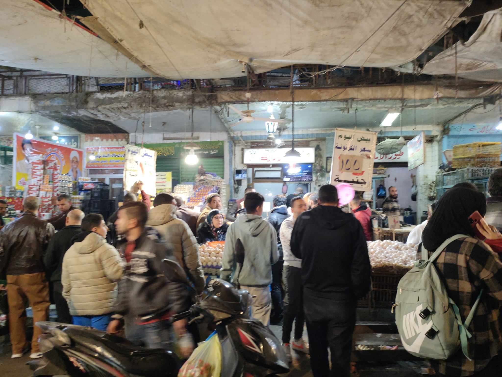 توافد المواطنين لشراء سحور اول ايام شهر رمضان بالإسكندرية