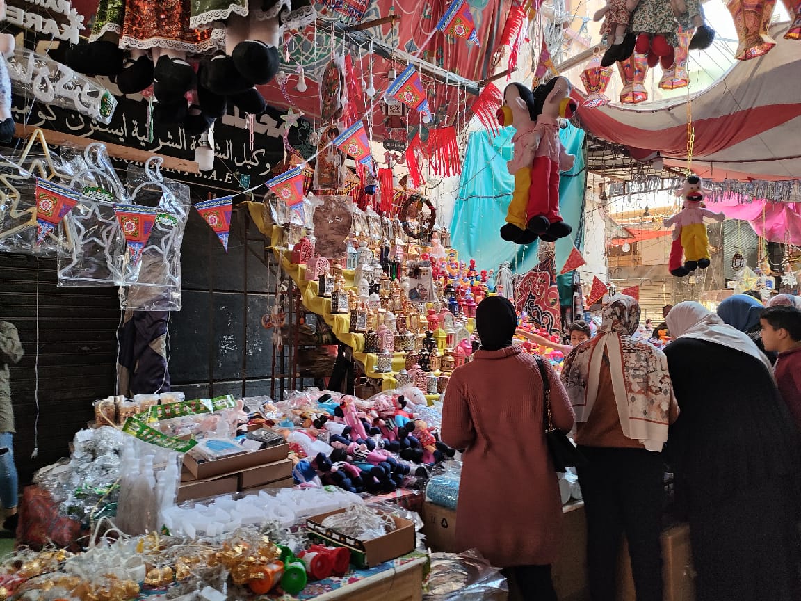  جولة في شارع مكة أشهر شوارع الإسماعيلية لبيع الفوانيس والزينة (10)