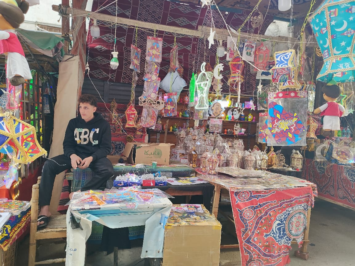  جولة في شارع مكة أشهر شوارع الإسماعيلية لبيع الفوانيس والزينة (5)