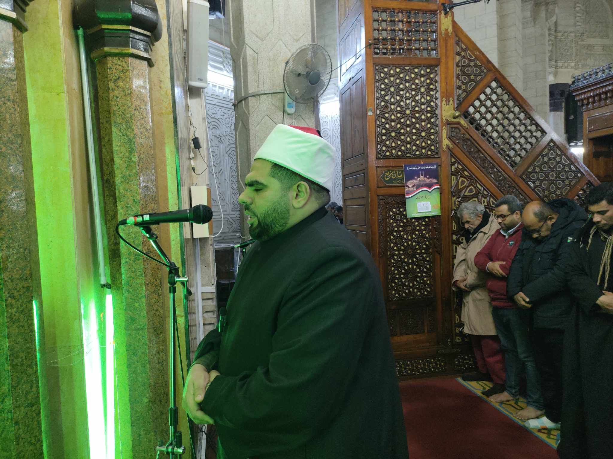 الشيخ أحمد درويش أمام ومسجد المرسي ابو العباس بالإسكندرية