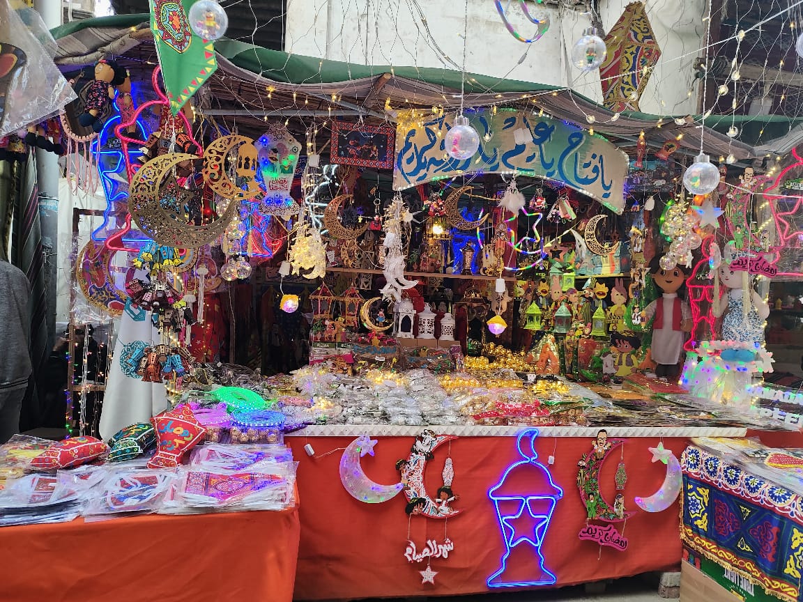  جولة في شارع مكة أشهر شوارع الإسماعيلية لبيع الفوانيس والزينة (4)