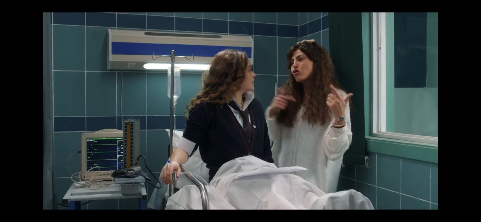 مسلسل صدفة الحلقة 1 .. ريهام حجاج تنقذ نور إيهاب وتهربها من المستشفي (2)