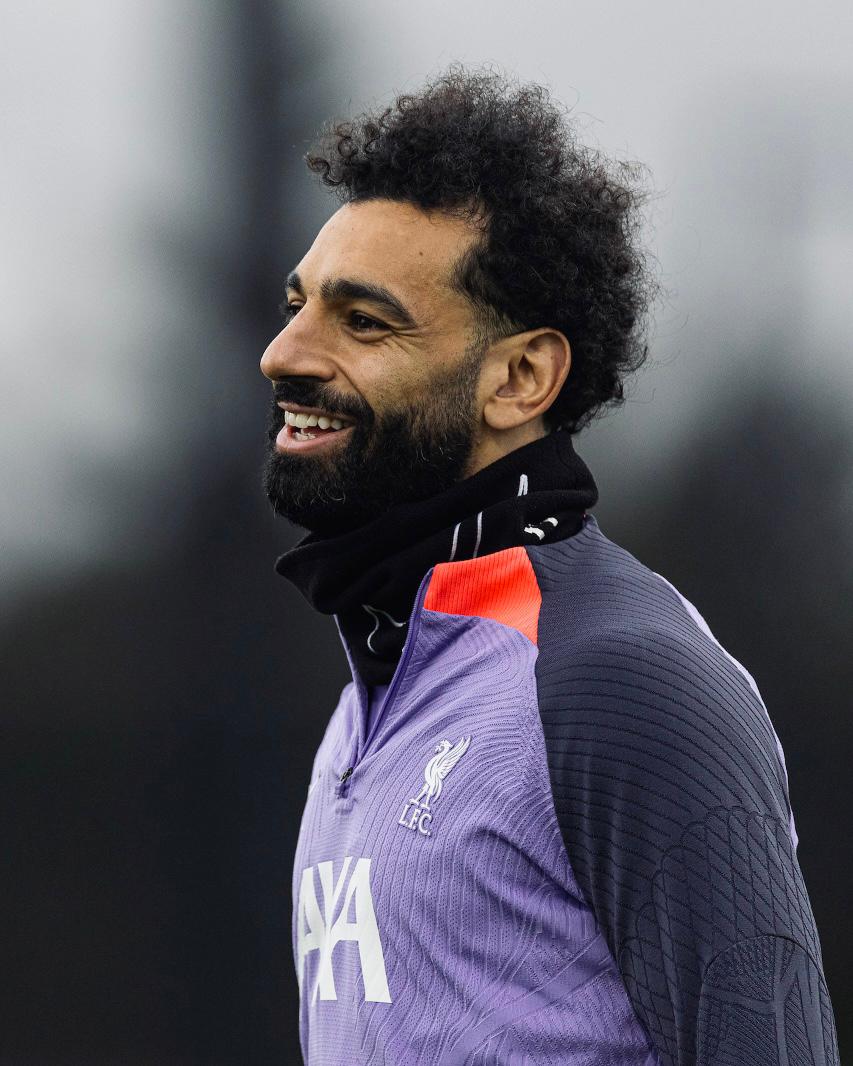 محمد صلاح يشارك في التدريبات (1)