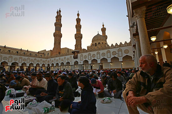 الإفطار الجماعي فى الجامع الأزهر (26)