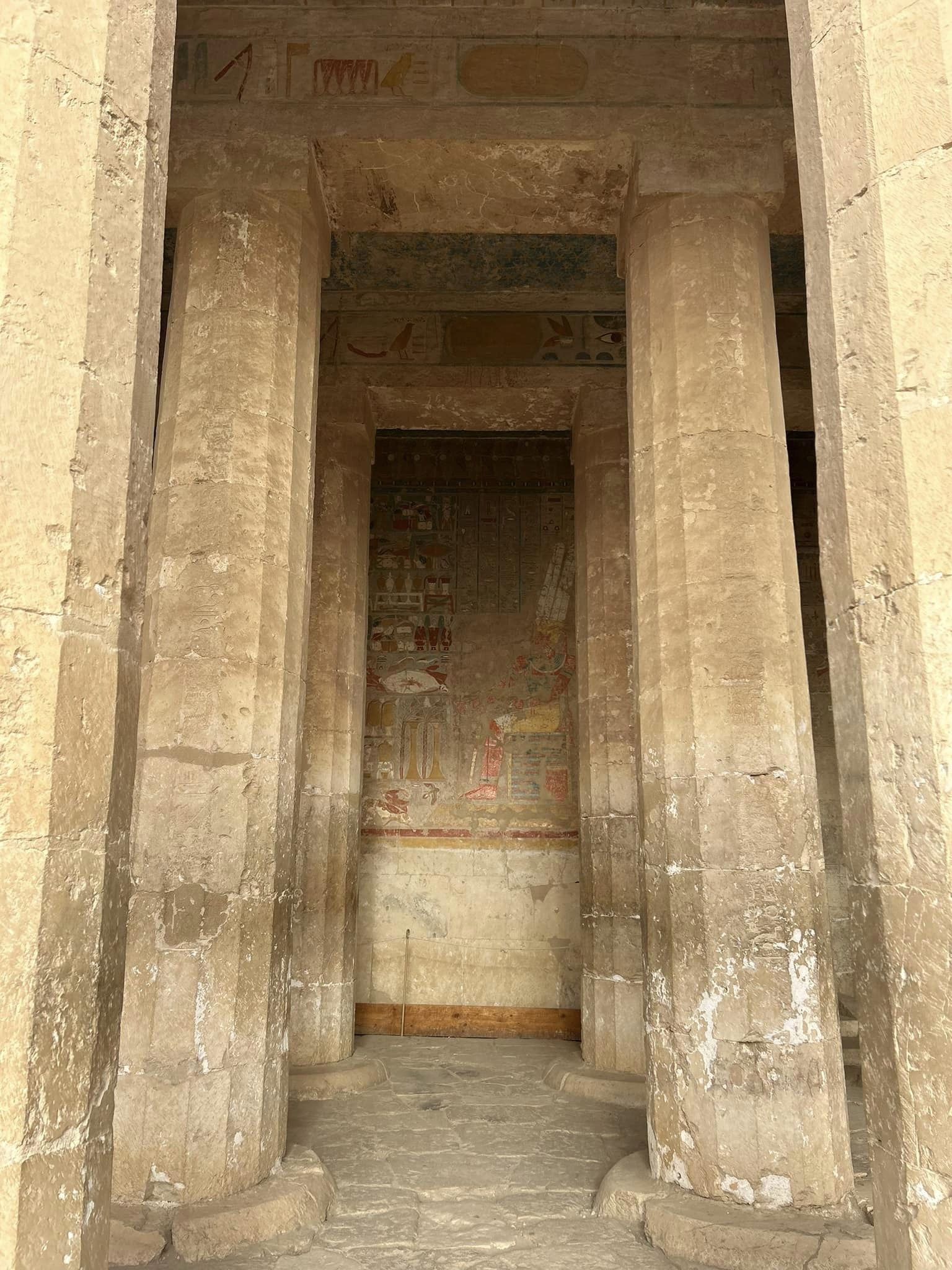 مقصورة قدس الأقداس داخل معبد الملكة حتشبسوت