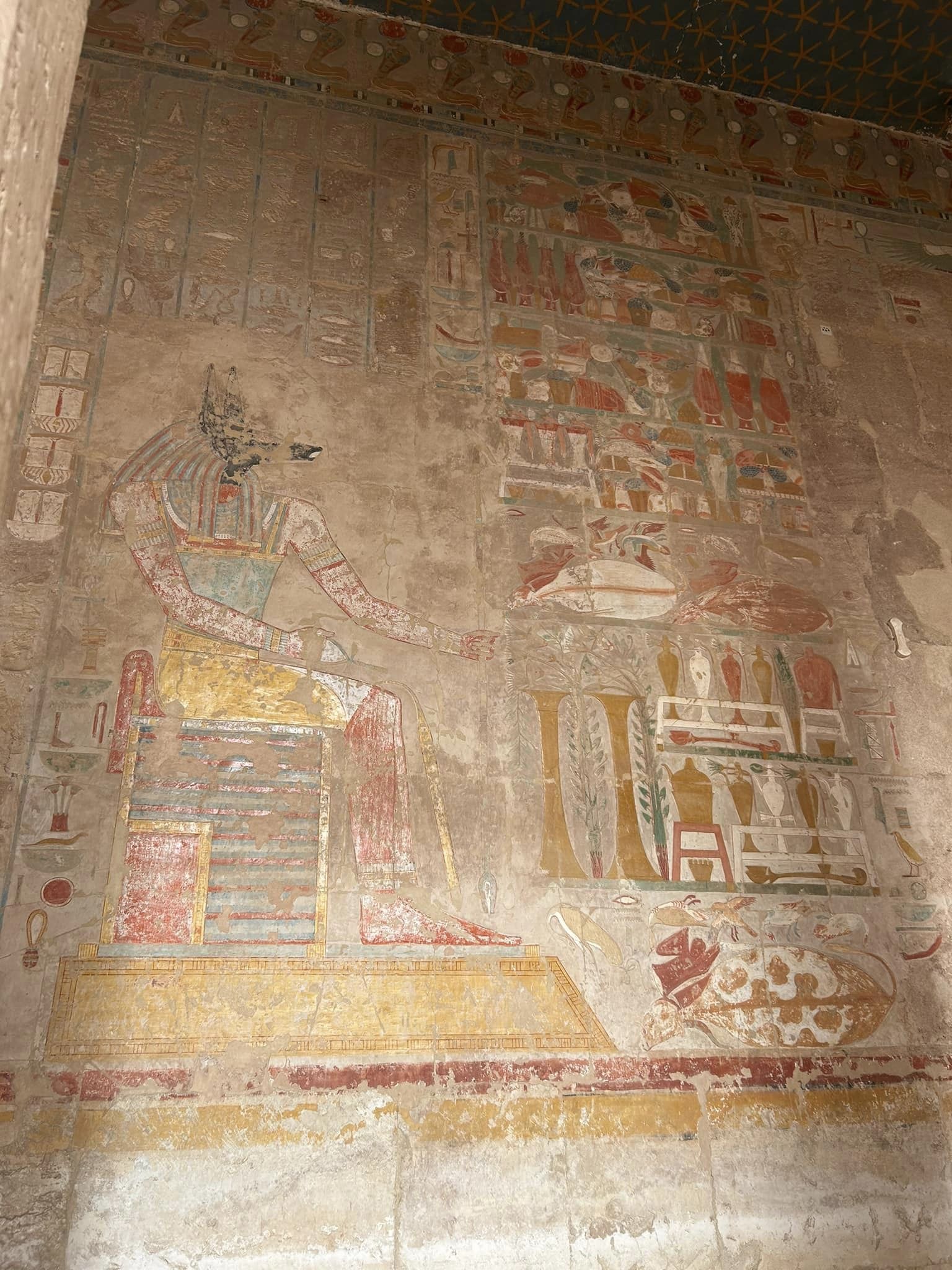 لوحات ترصد عبادة الإله فى معبد الملكة حتشبسوت