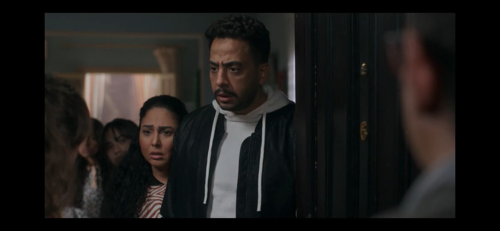 مسلسل صدفة الحلقة 4  ريهام حجاج تكتشف زواجها من رشدي الشامي (3)