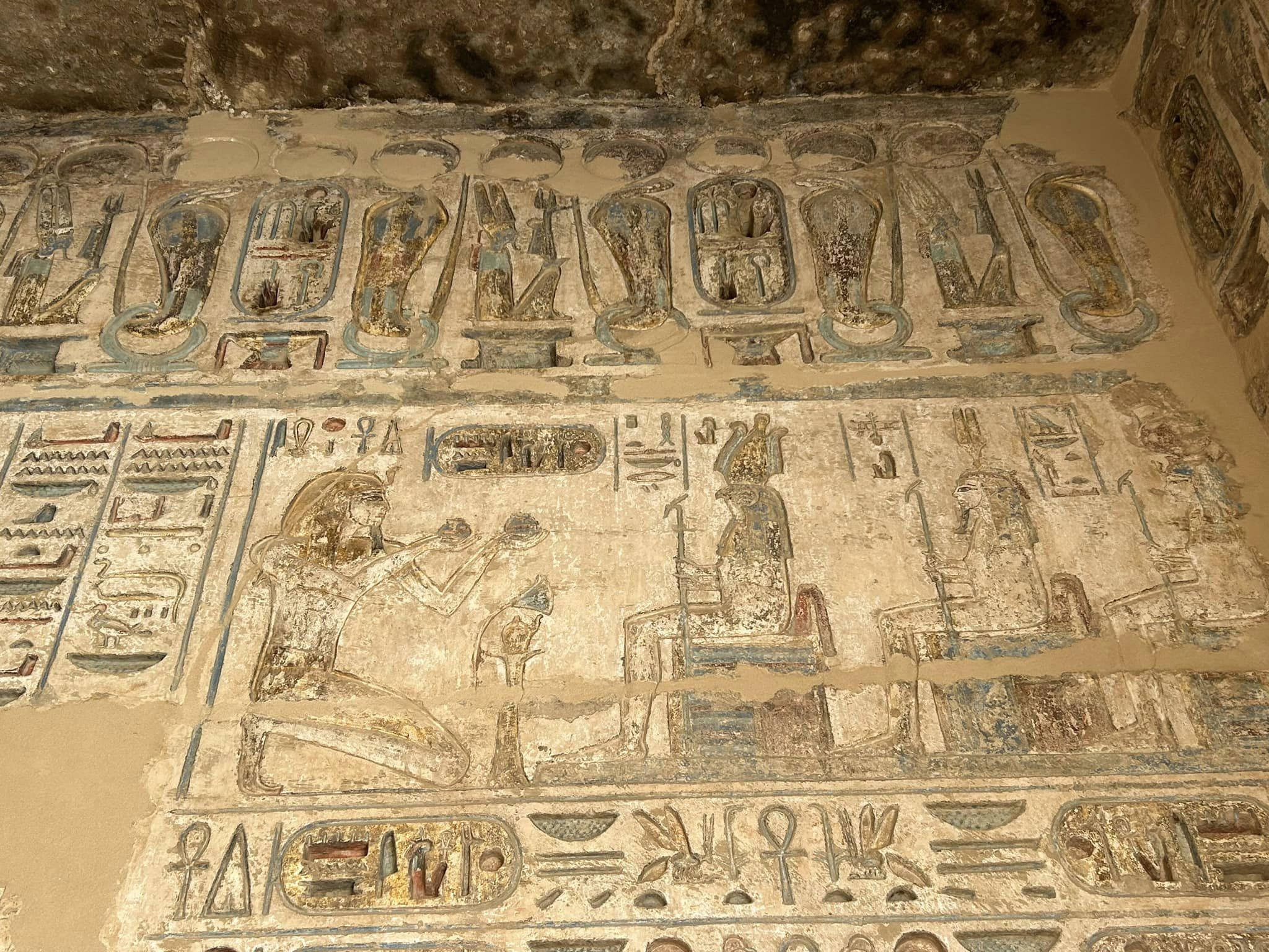 لوحات التقرب للآلهة فى معبد مدينة هابو