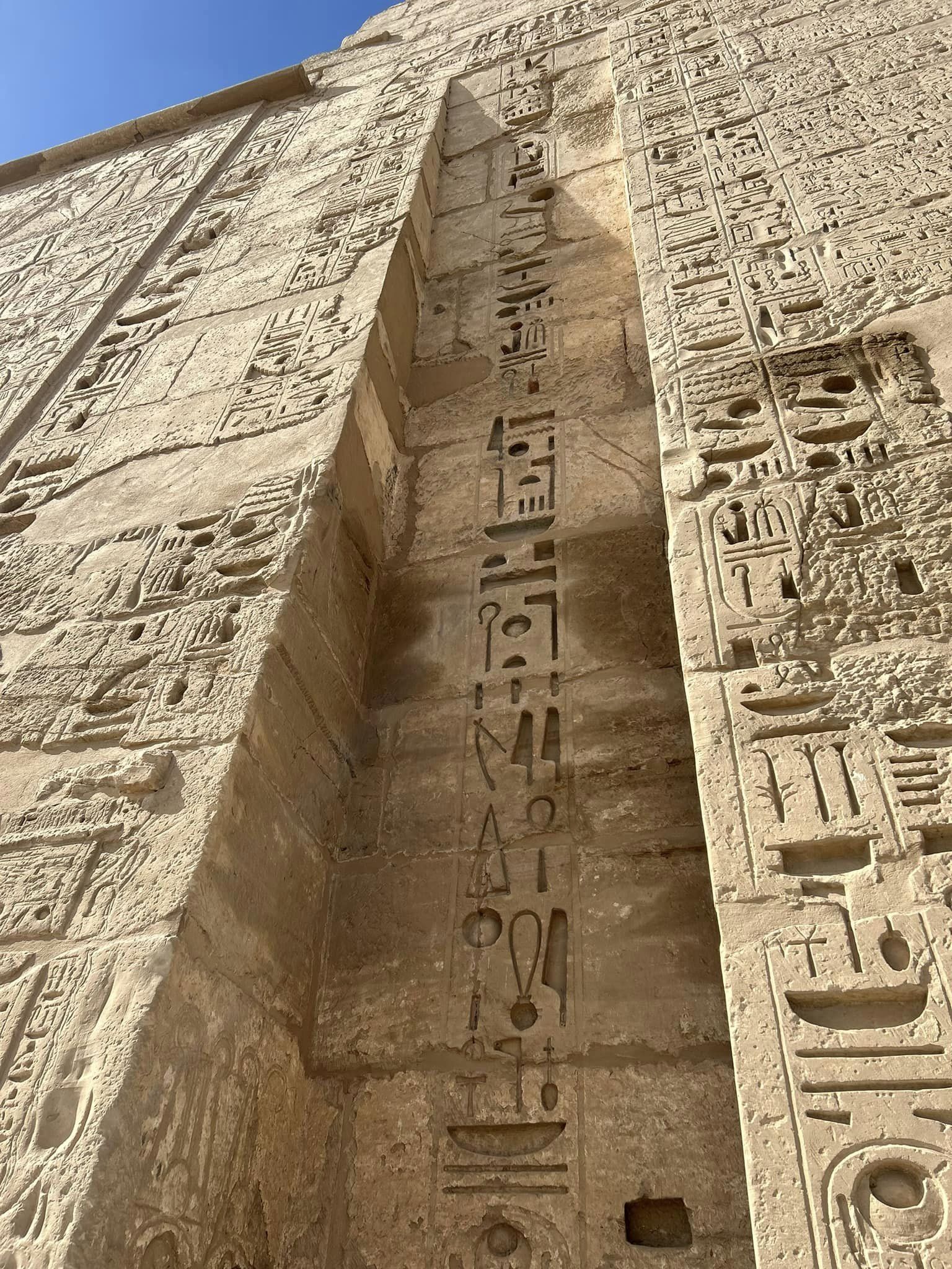 طراز فرعونى مميزة فى معبد مدينة هابو