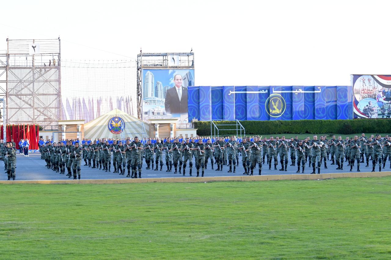 الرئيس السيسى يتفقد أكاديمية الشرطة  (6)