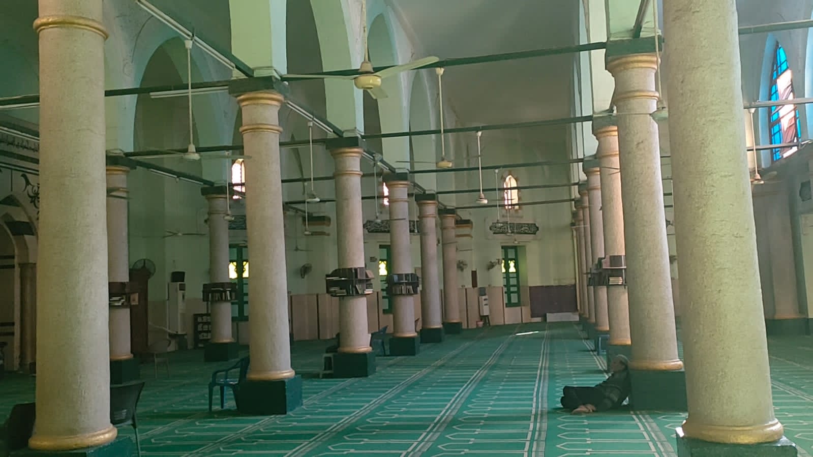 أعمدة  المسجد الأموي التاريخي بأسيوط