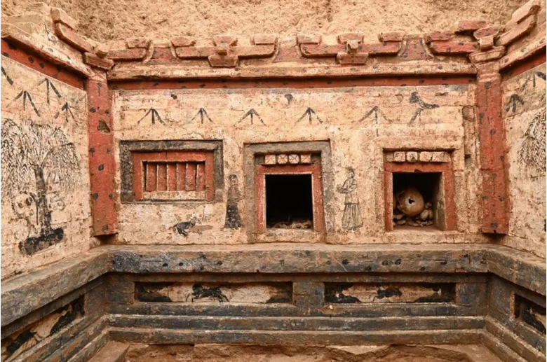 مقبرة صينية من عهد أسرة جين