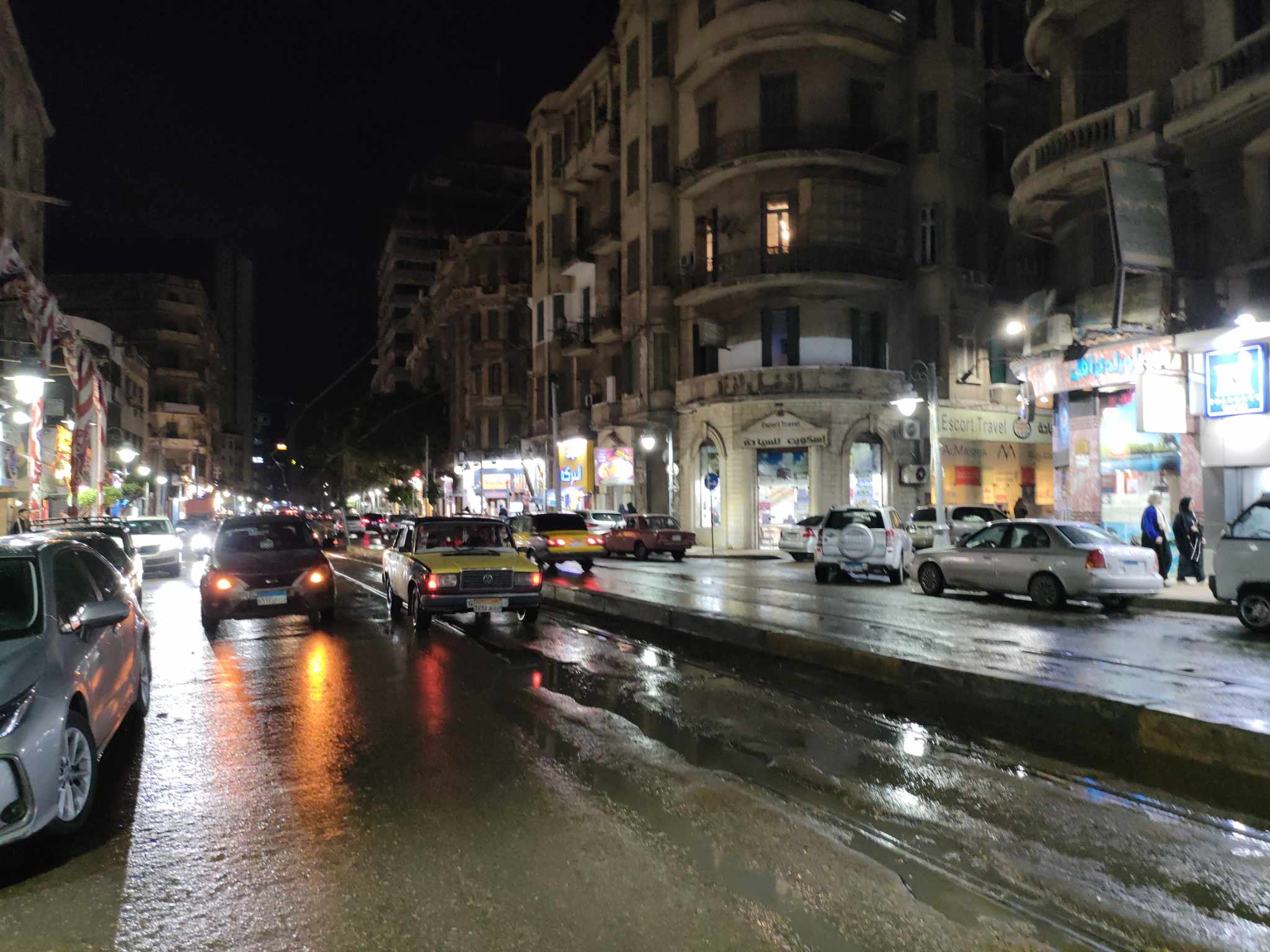 أمطار غزيرة على الإسكندرية مساء اليوم