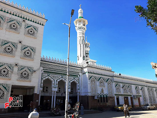 المسجد-يقدم-كافة-الأنشطة-الدينية-والخدمية-والاجتماعية