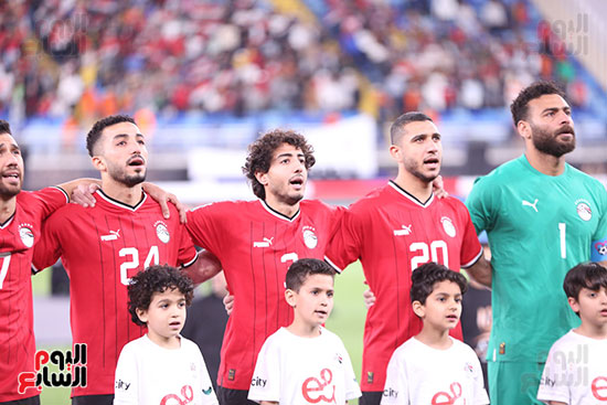 حماس لاعبو منتخب مصر أثناء النشيد الوطنى