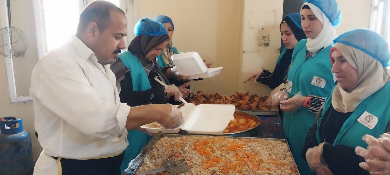  وجبات إفطار للأسر المحتاجة في قرى الحياة الكريمة (4)
