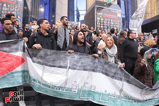 رفع علم فلسطين أمام النقابه