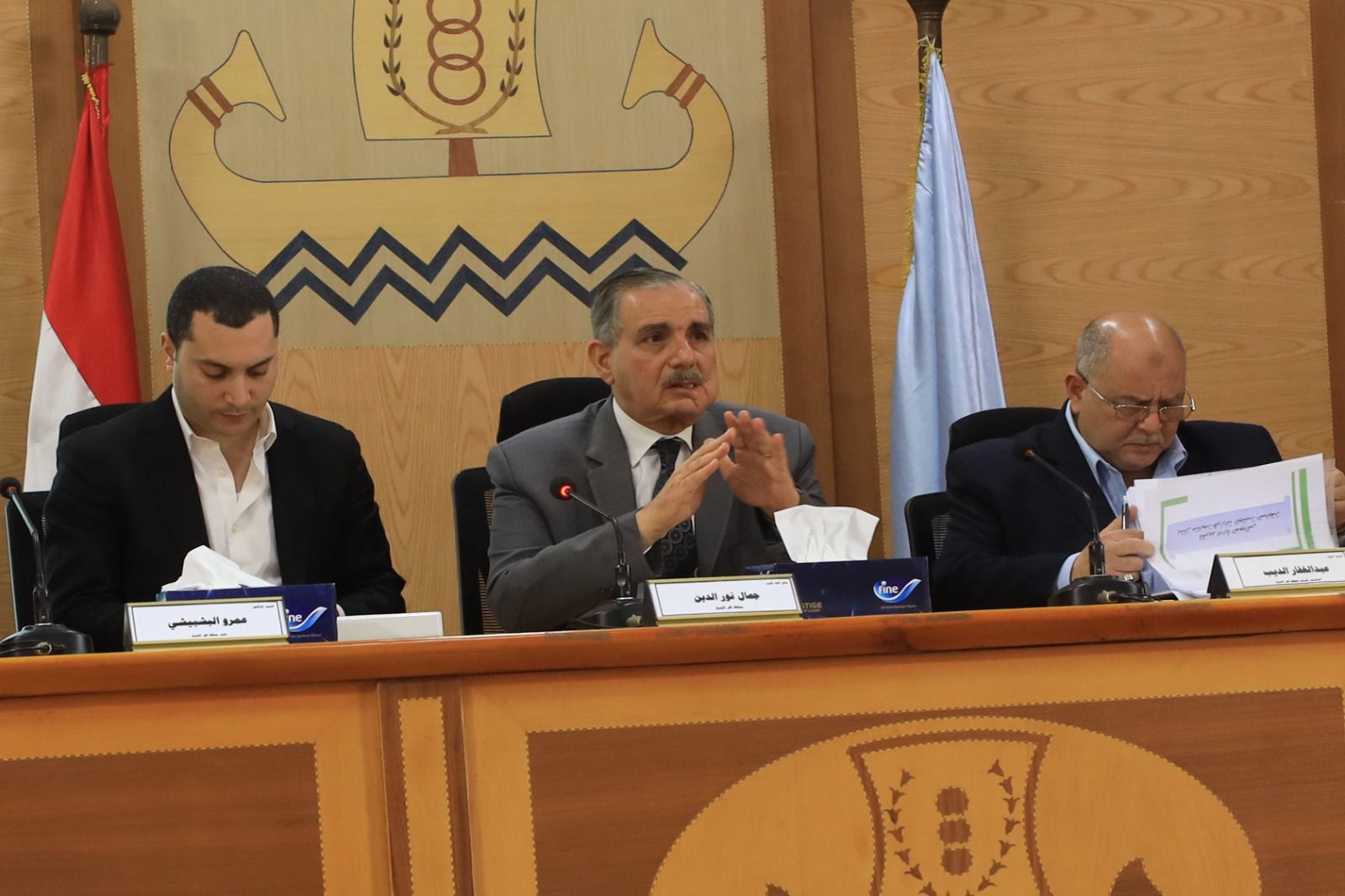 محافظ كفر الشيخ يناقش الموقف التنفيذى لمشروعات الخطة الاستثمارية