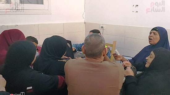 تزايد إقبال المواطنين على القافلة الطبية للتحالف الوطني بمركز القوصية بأسيوط (1)