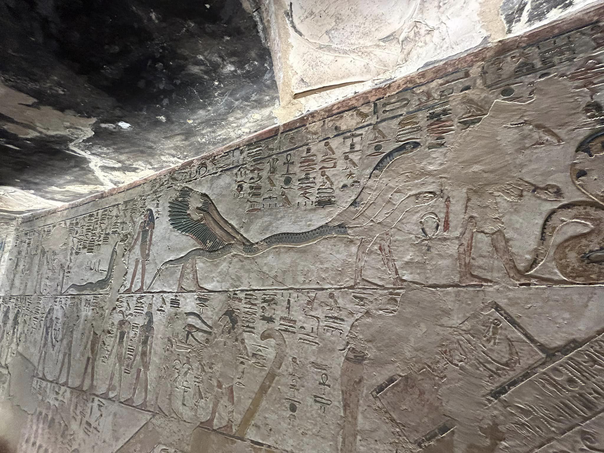النقوش التاريخية فى مقبرة سيتى الأول بوادى الملوك