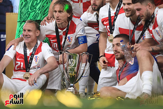 لاعبى كرواتيا يحتفلون بكاس البطولة