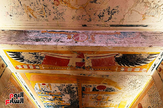 ألوان ونقوش على سقف مقبرة رمسيس الخامس ورمسيس السادس
