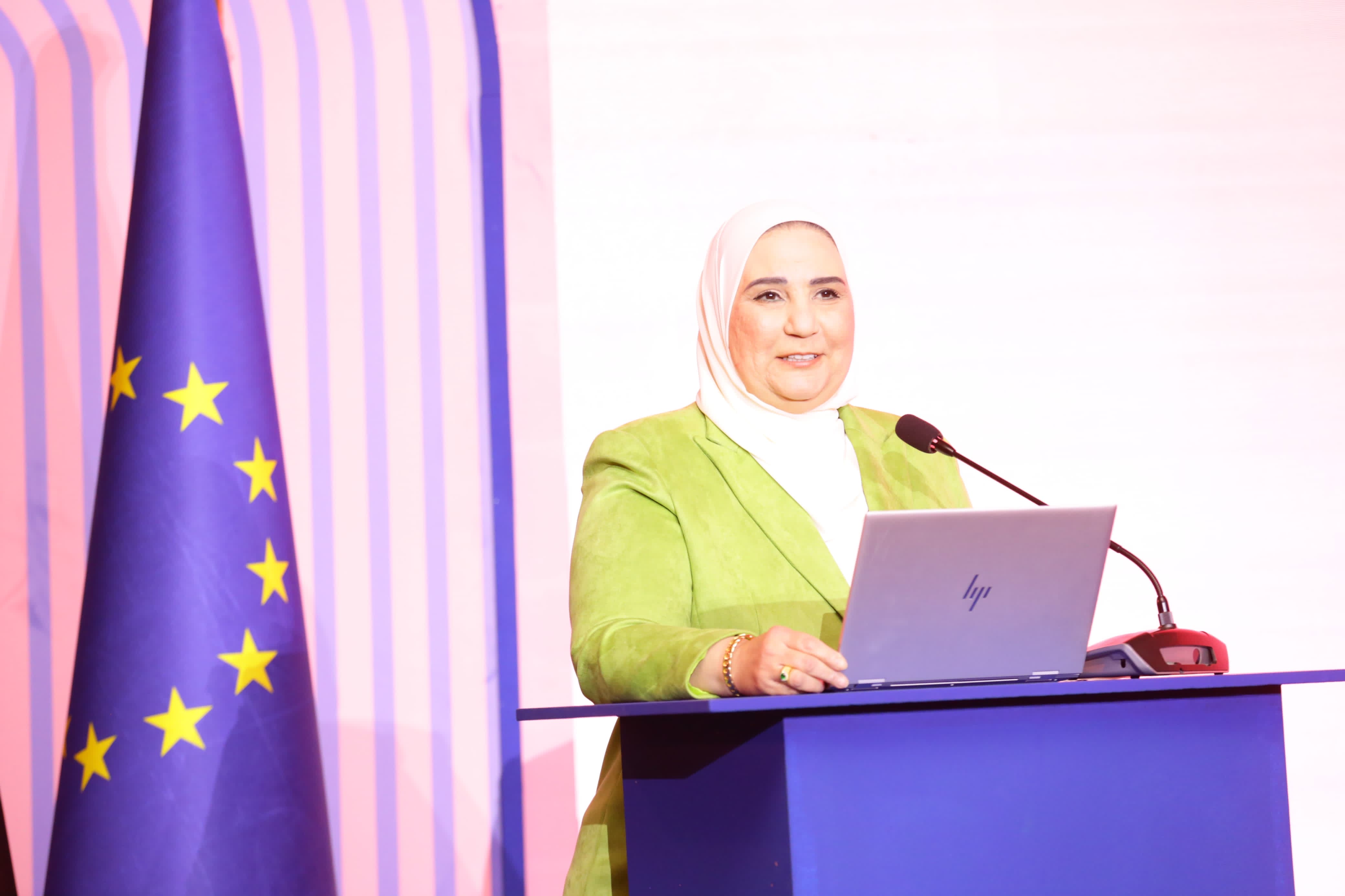 د/ نيفين القباج وزيرة التضامن الاجتماعي