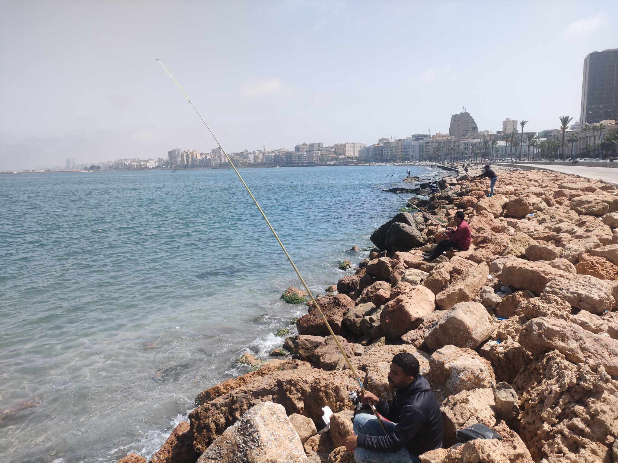 ممارسة صيد الاسماك في رمضان بالإسكندرية