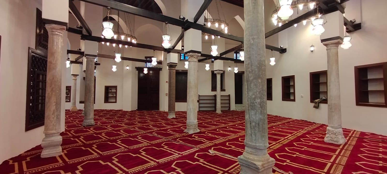 نائب محافظ البحيرة تفتتح المسجد المحلى الأثرى (4)