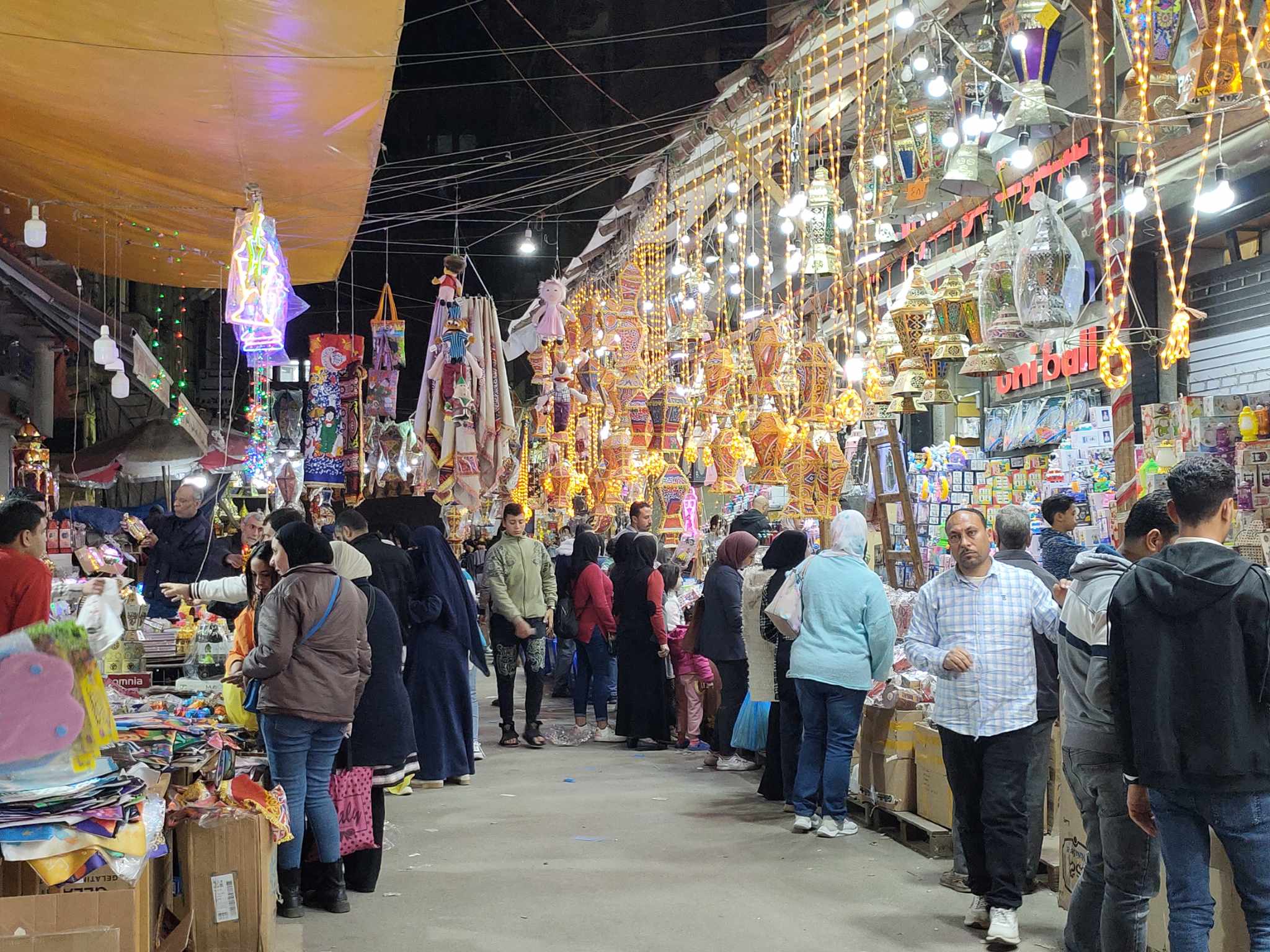 إقبال المواطنين علي فوانيس رمضان  في الاسكندرية