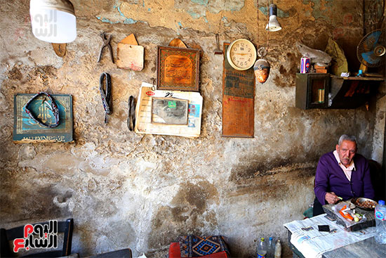 أقدم صانع قباقيب في مصر