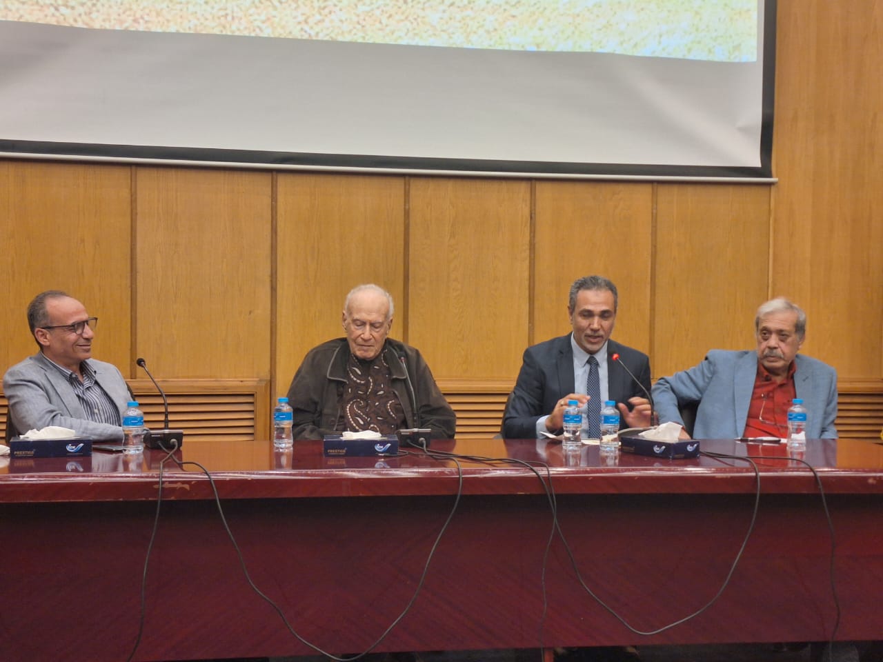 مؤتمر الوعي النقدي وتحولات الإبداع (6)