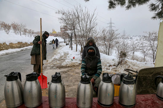 بائع الشاى على الطرقات الرئيسيسه فى كابول