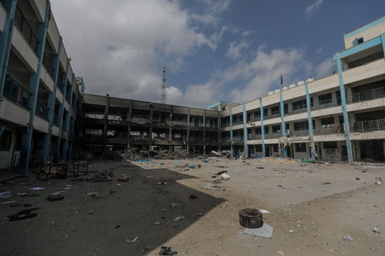 مدرسة تابعة للاونروا بعد استهدفها من قبل قوات العدو