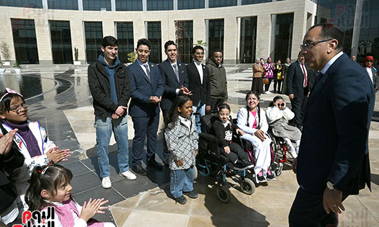 رئيس الوزراء يلتقى عددا من الأطفال ذوى الهمم (1)