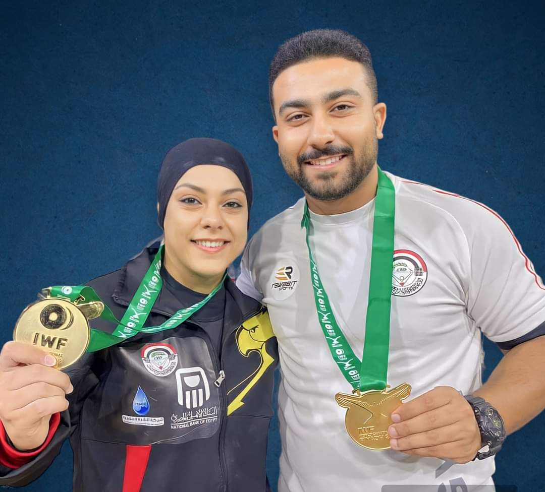البطلة الأولمبية سارة سمير مع شقيقها الدكتور محمد (2)
