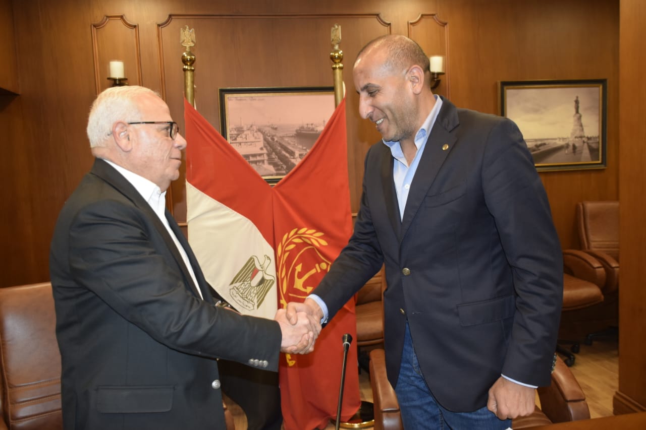 محافظ بورسعيد يستقبل رئيس مجلس إدارة شركة سياحية لتوقيع برتوكول
