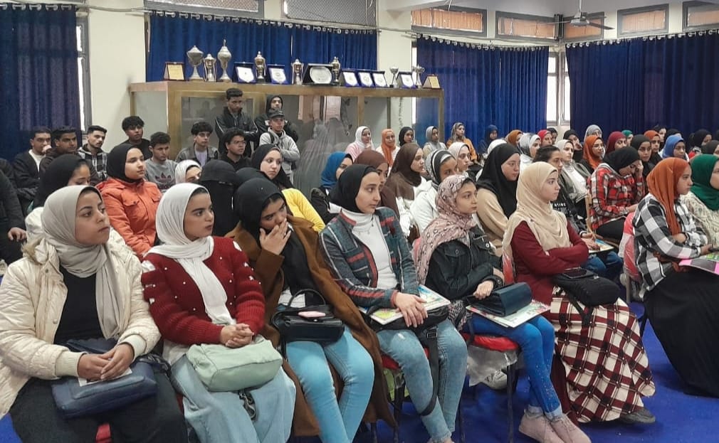     ندوة تعليمية بمقر الكلية التقنية (4)