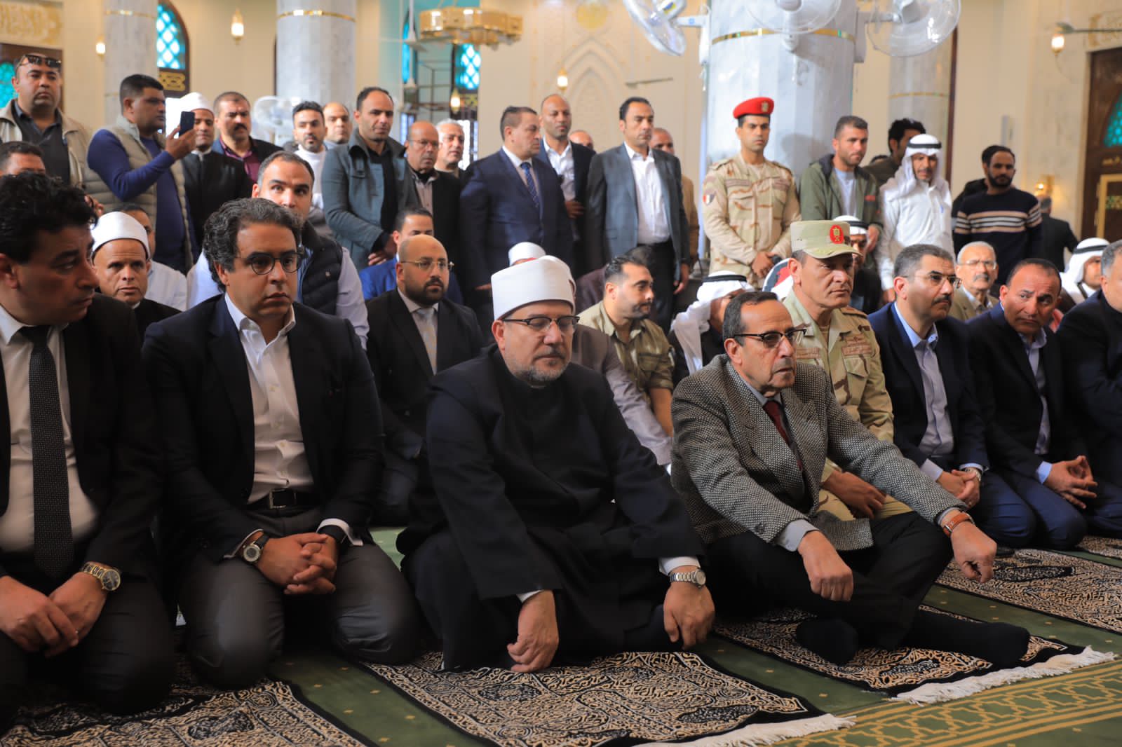 وزير الأوقاف ومحافظ شمال سيناء خلال افتتاح المسجد (3)