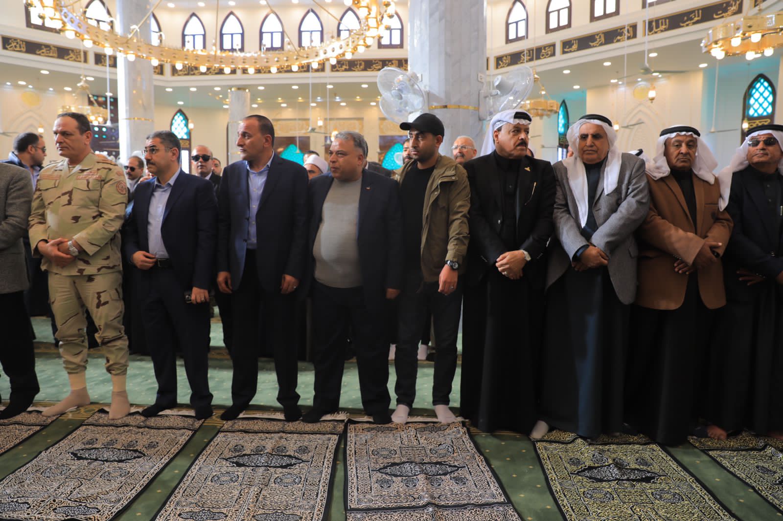 قيادات المحافظة وشيوخ سيناء خلال افتتاح المسجد (1)