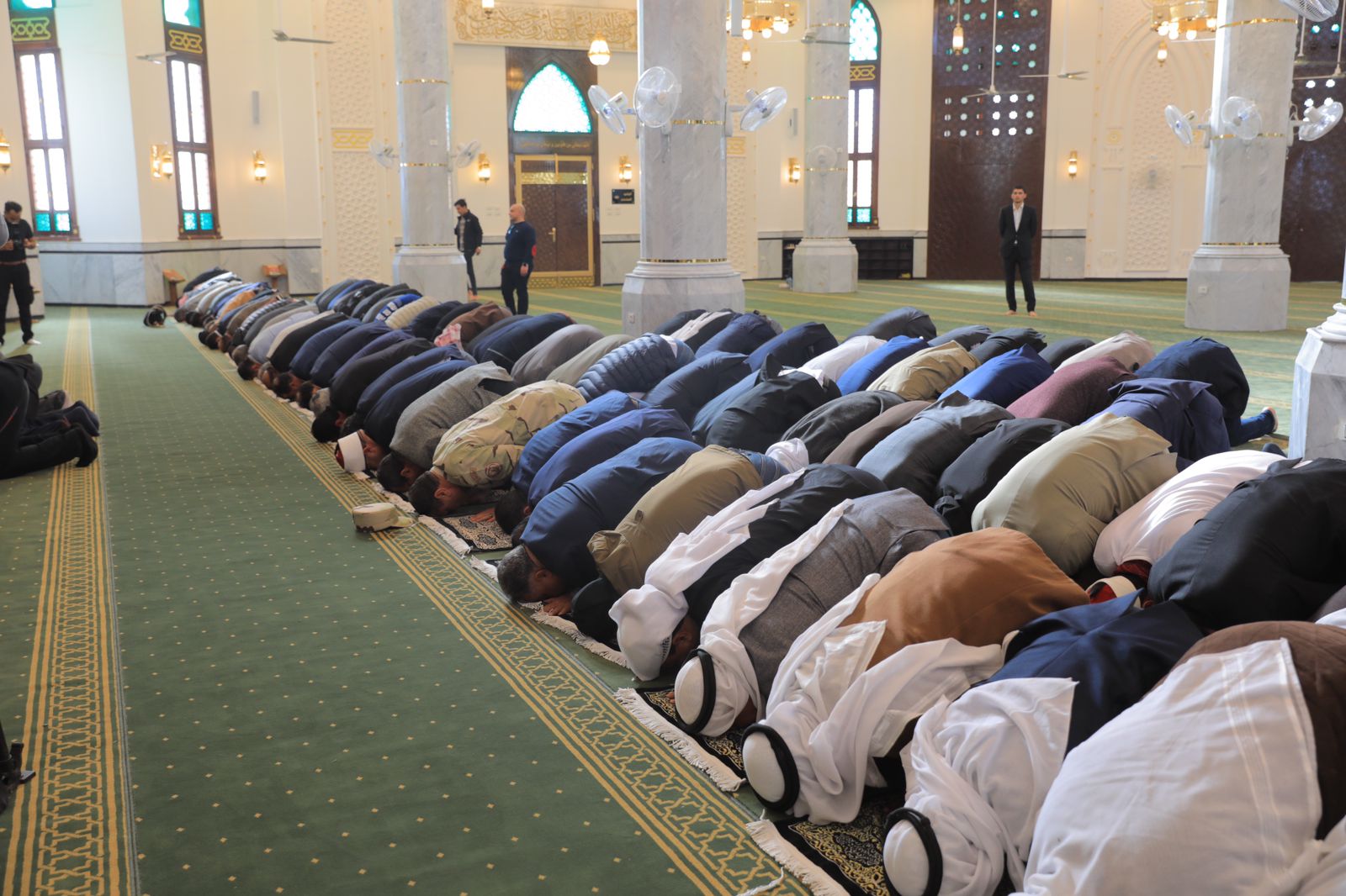 الصلاة داخل المسجد